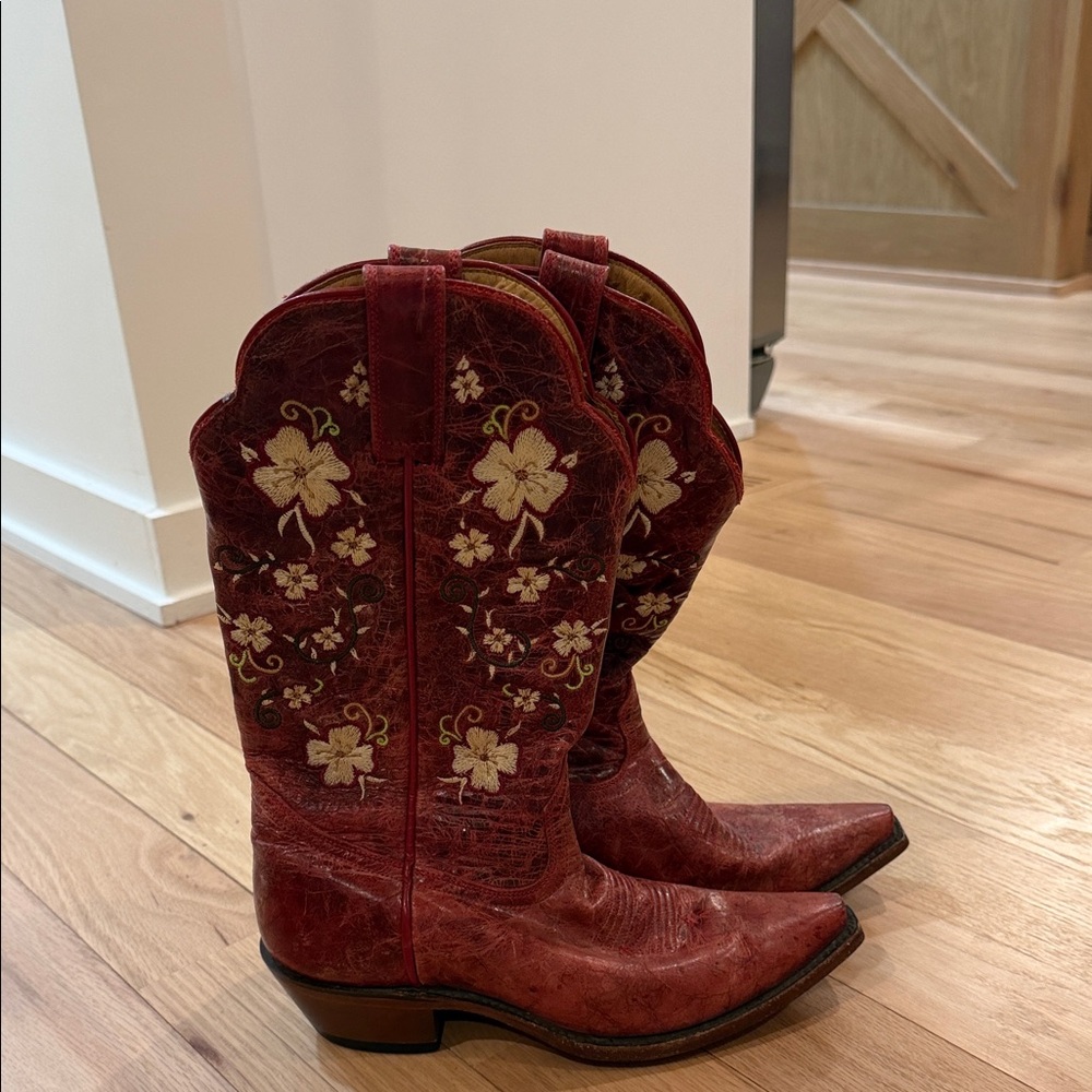 Red Floral Embroidered Cowboy Boots
